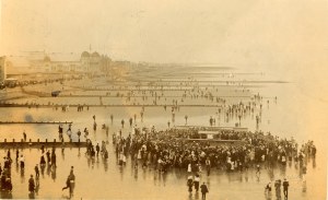 am-625-3-21-bi-plane-bognor-beach