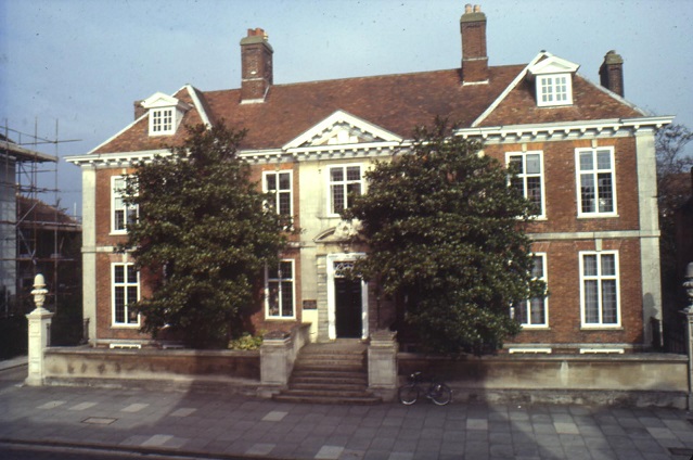 Colour photograph of the entire frontage